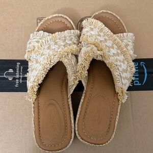 Elegant Woven Sandals in Tan and Cream